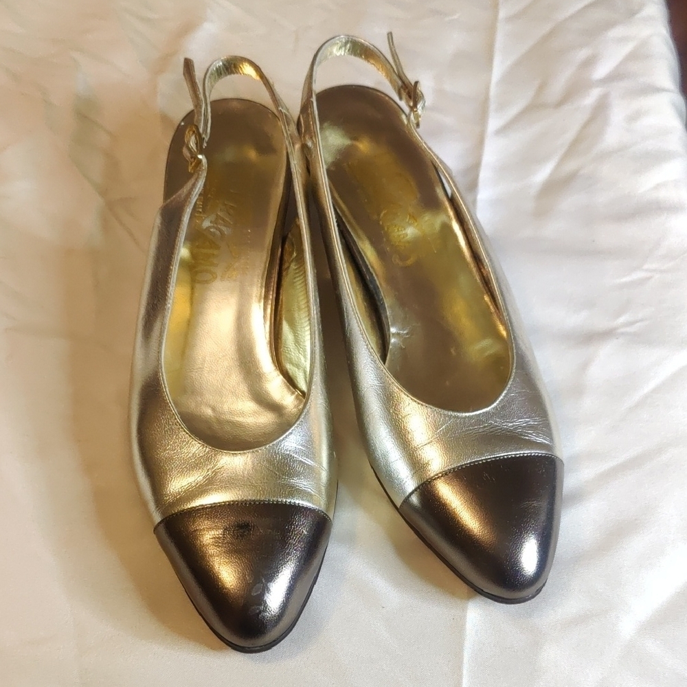 Salvatore Ferragamo Women's size 9 AA NARROW Gold slingback low pumps